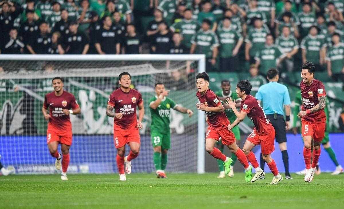 恒大回归首秀大放异彩，浓眉主场球迷高呼名字